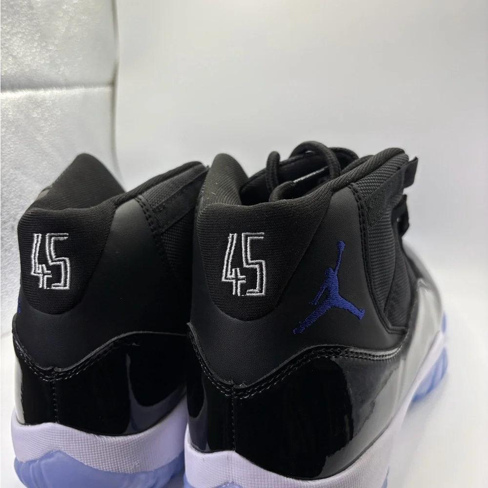 Air Jordan 11 Retro Space Jam Men Size 12